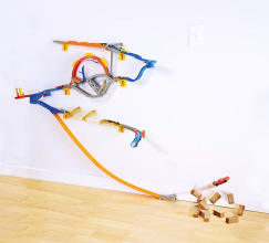 wall mounted hot wheels track